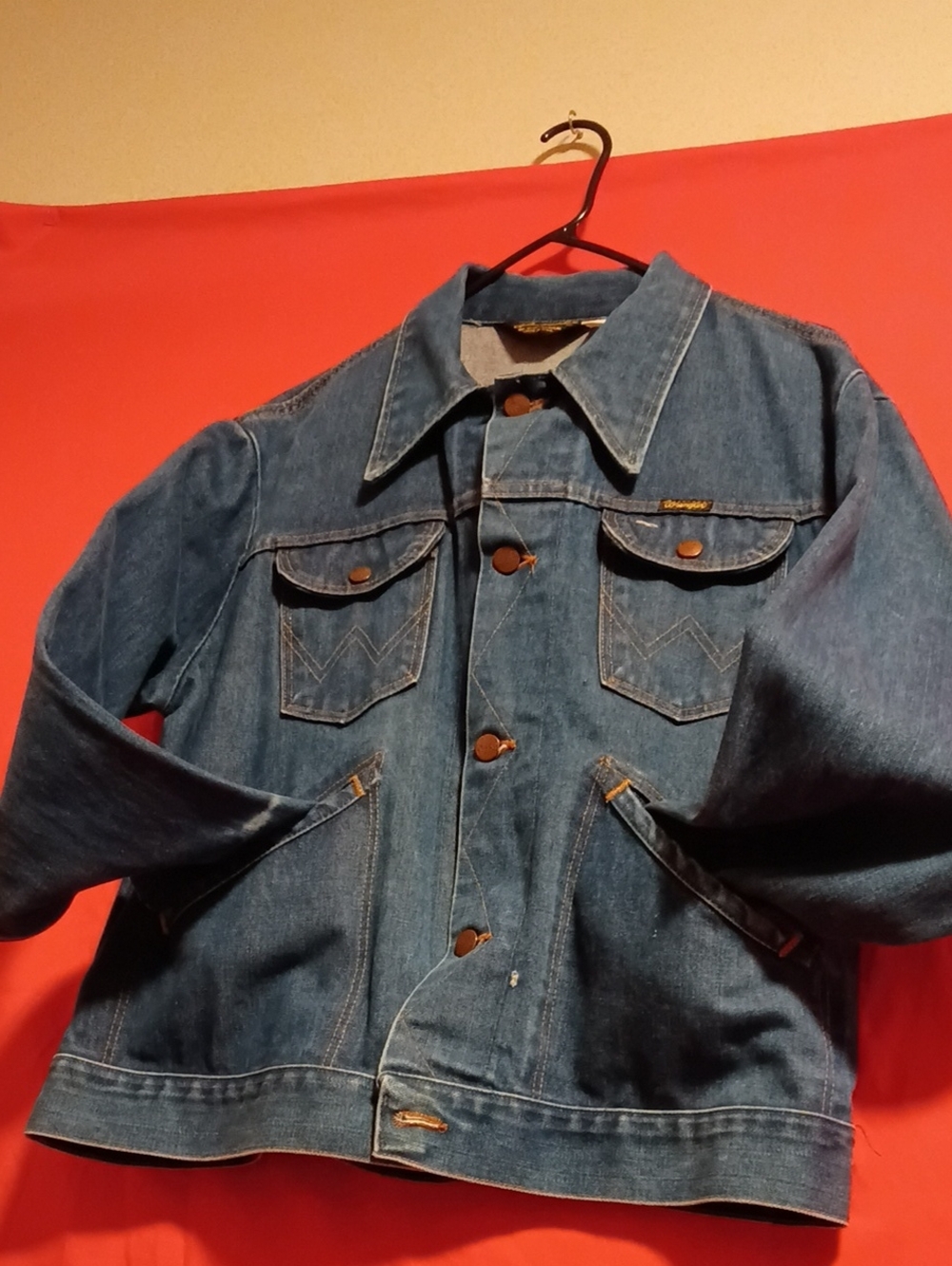 Vintage Wrangler Men's Dark Blue Denim Jacket - Classic Workwear Style